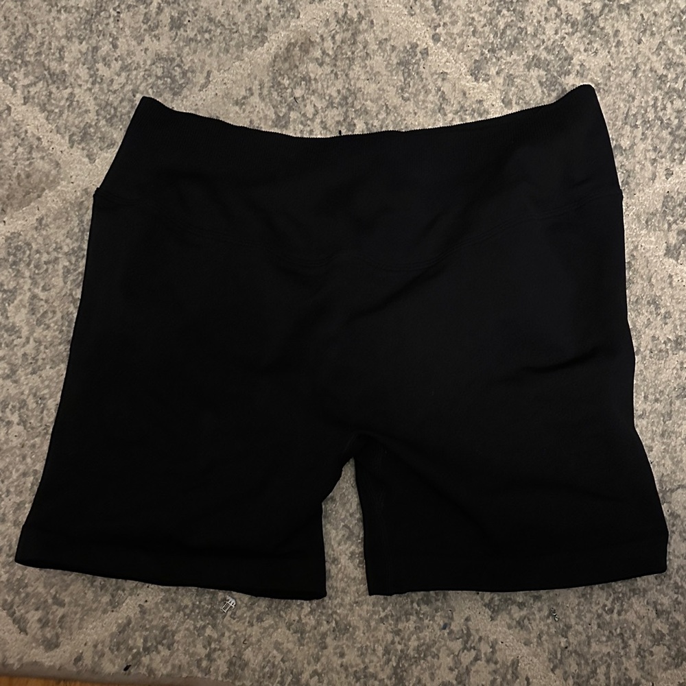 Aurola women’s black workout Shorts